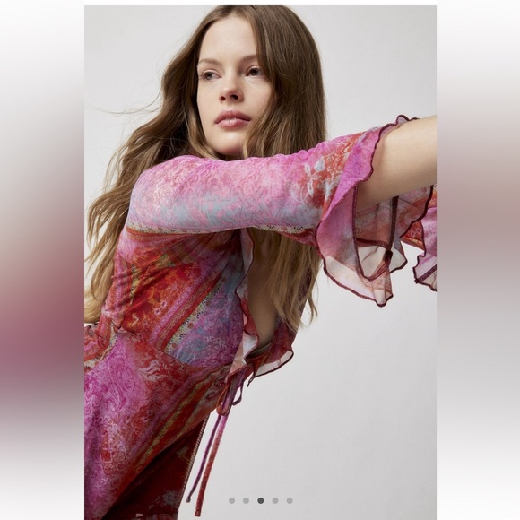 NWOT- URBAN OUTFITTERS- Marina Paisley Asymmetrical
Romper- XL - Picture 15 of 15